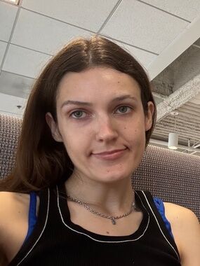 Meet your Posher, Chloe